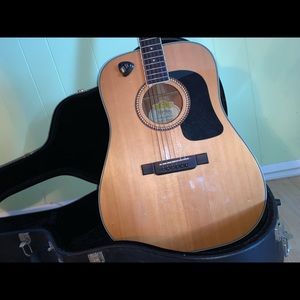 Certified Washburn D10S 6 string acoustic guitar